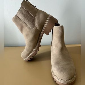 Crown Vintage Chelsea Boots